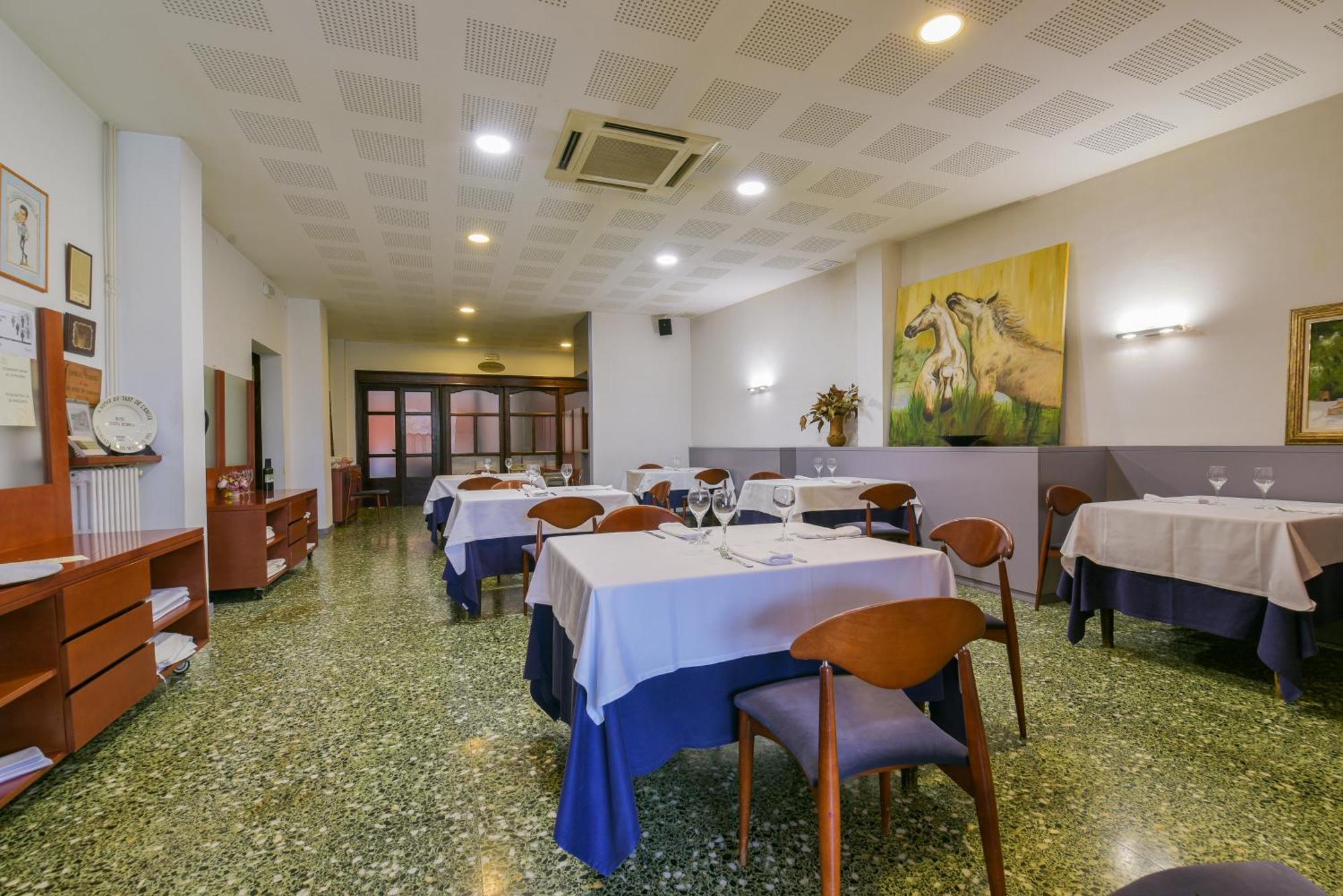 Hotel Robert La Pobla de Claramunt Kültér fotó
