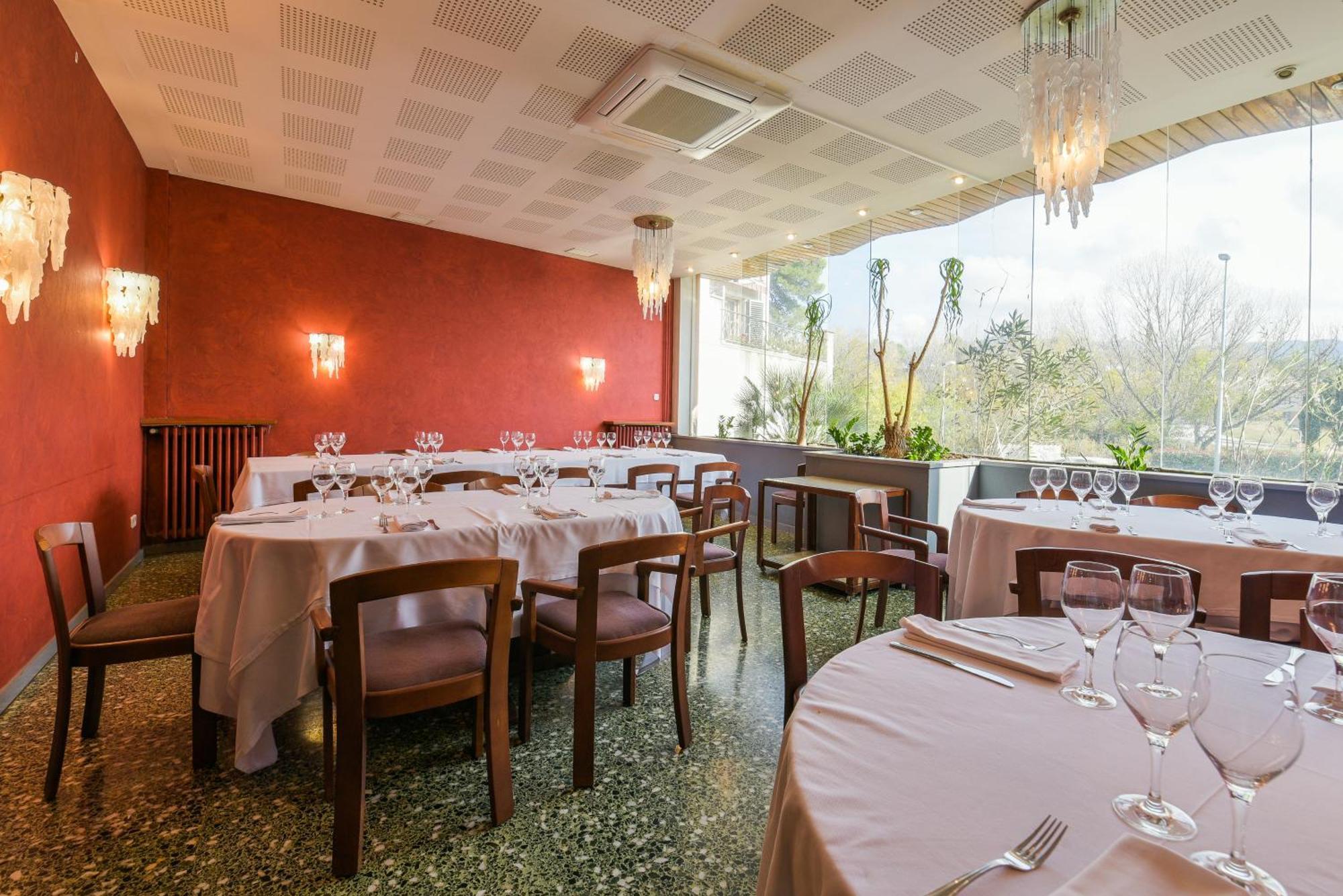 Hotel Robert La Pobla de Claramunt Kültér fotó