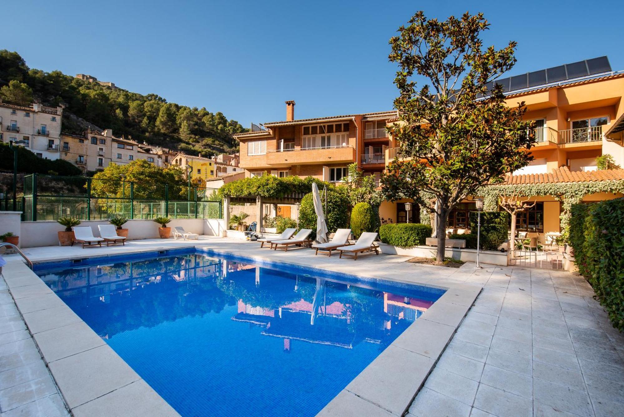 Hotel Robert La Pobla de Claramunt Kültér fotó
