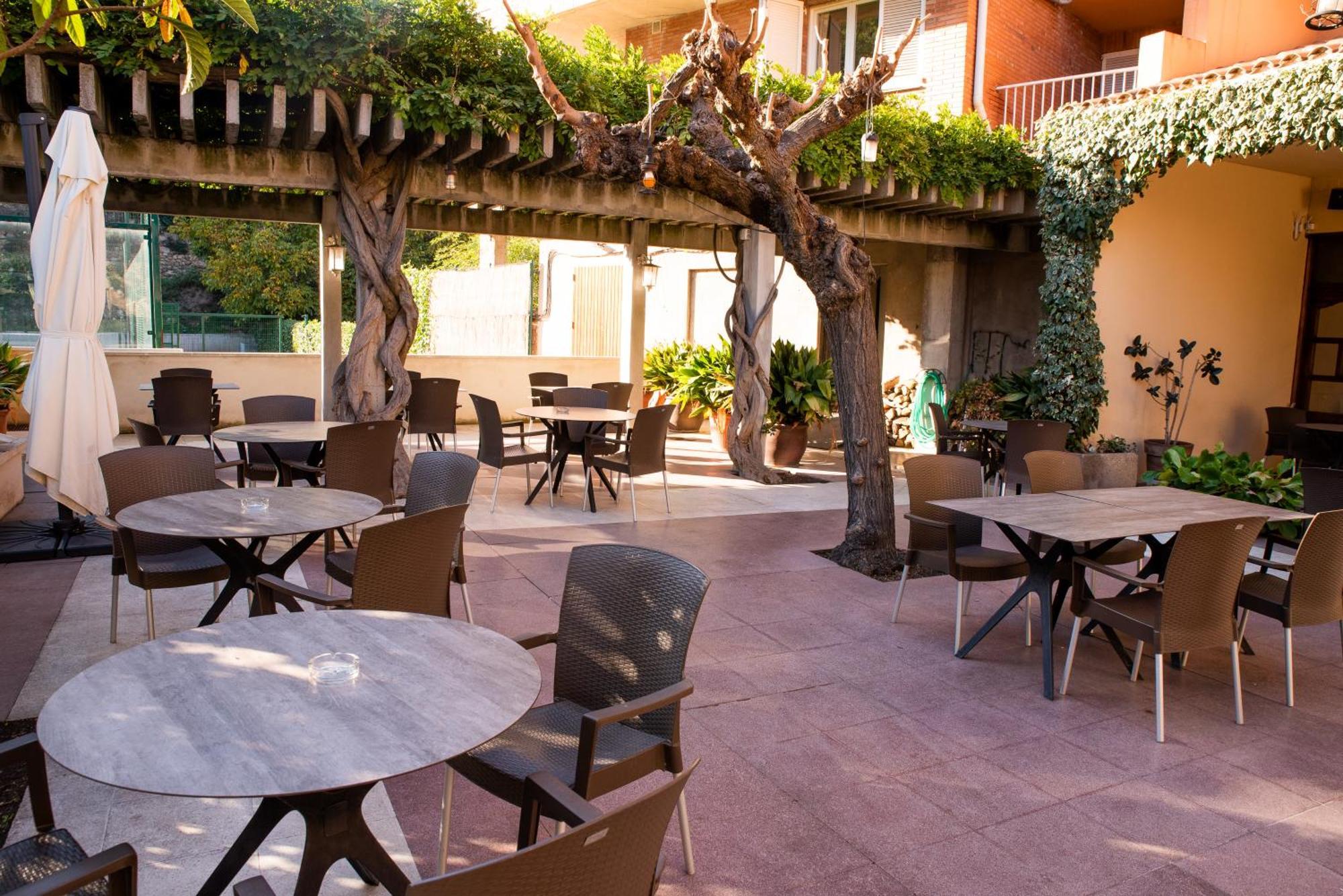 Hotel Robert La Pobla de Claramunt Kültér fotó