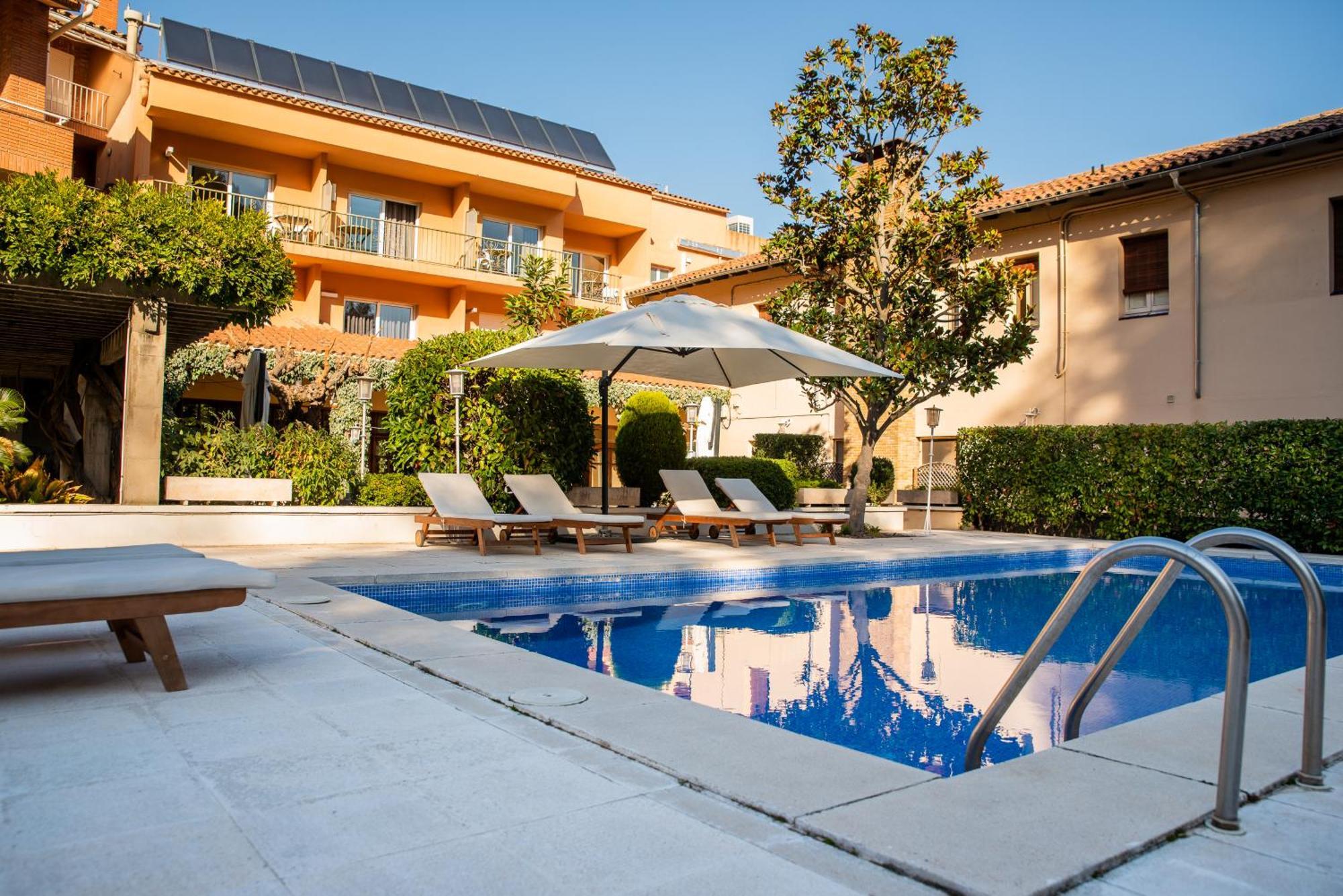 Hotel Robert La Pobla de Claramunt Kültér fotó