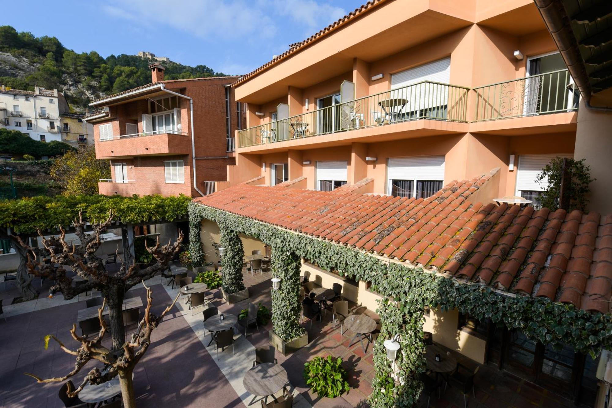 Hotel Robert La Pobla de Claramunt Kültér fotó