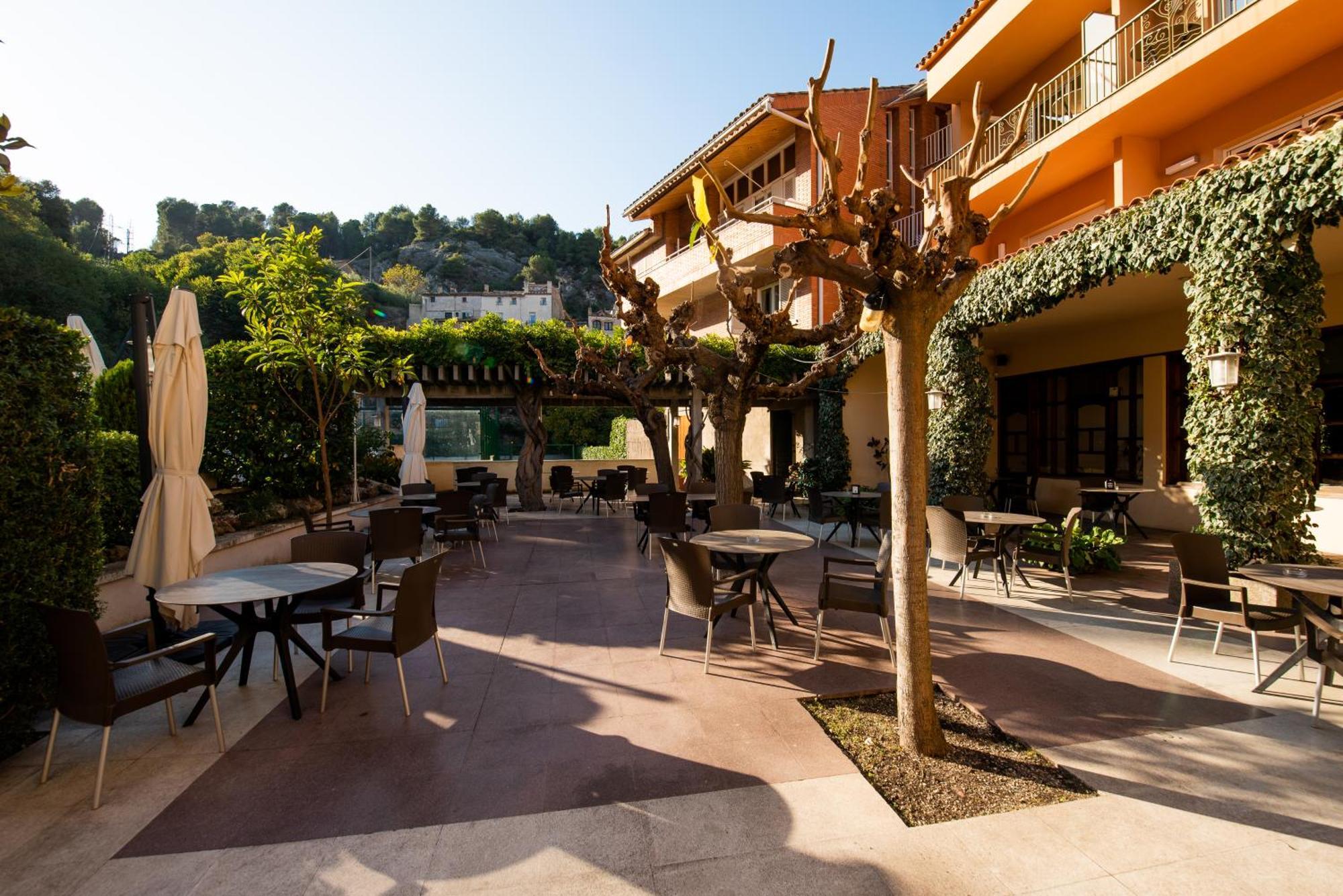 Hotel Robert La Pobla de Claramunt Kültér fotó