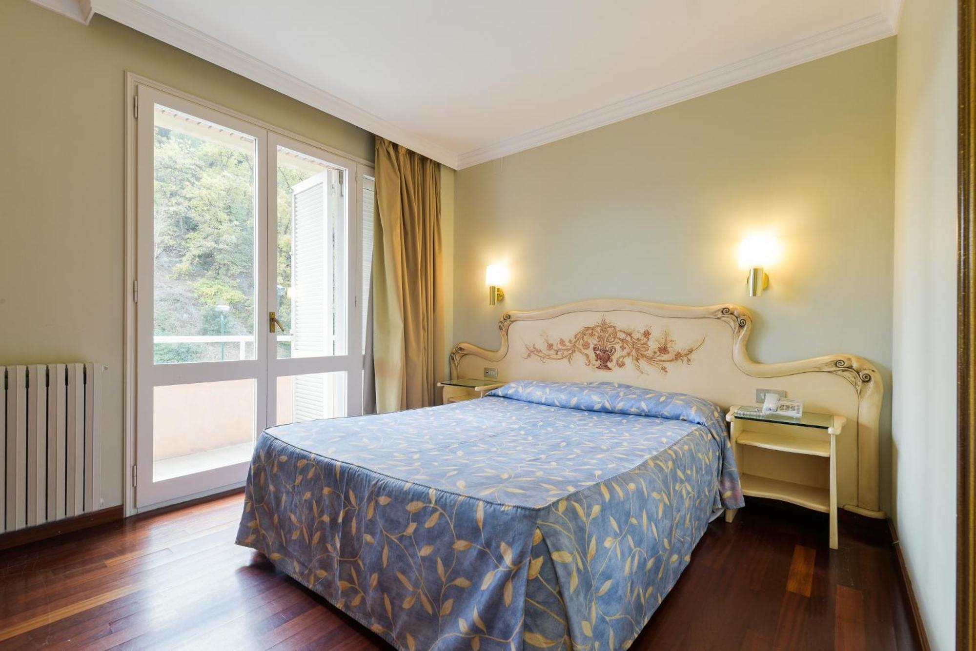 Hotel Robert La Pobla de Claramunt Kültér fotó