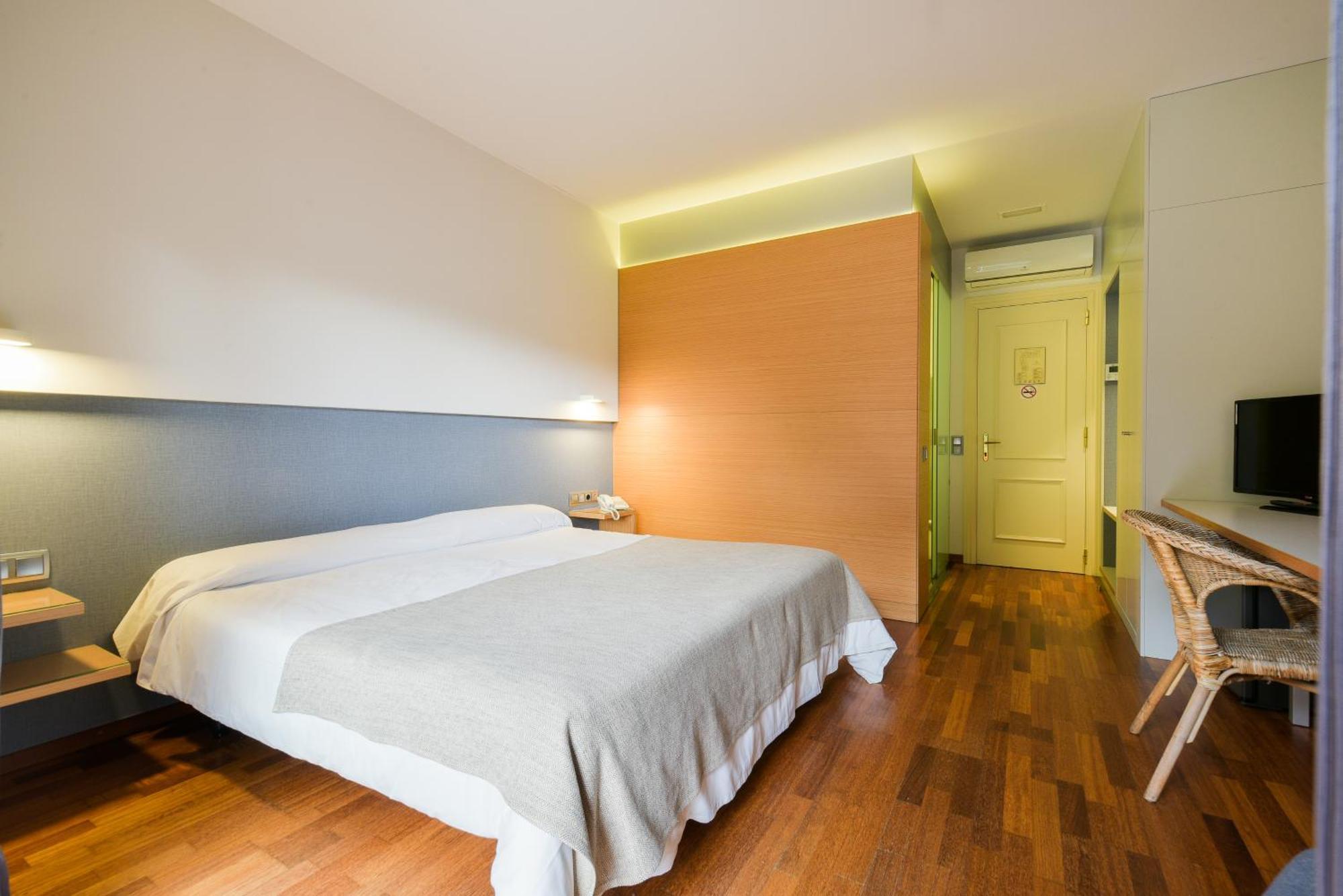 Hotel Robert La Pobla de Claramunt Kültér fotó